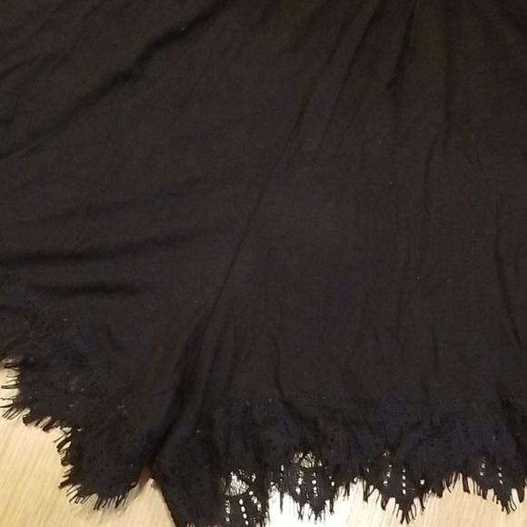 💥3 for $10💥 Surplice Lace-Trim Romper - Picture 7 of 7